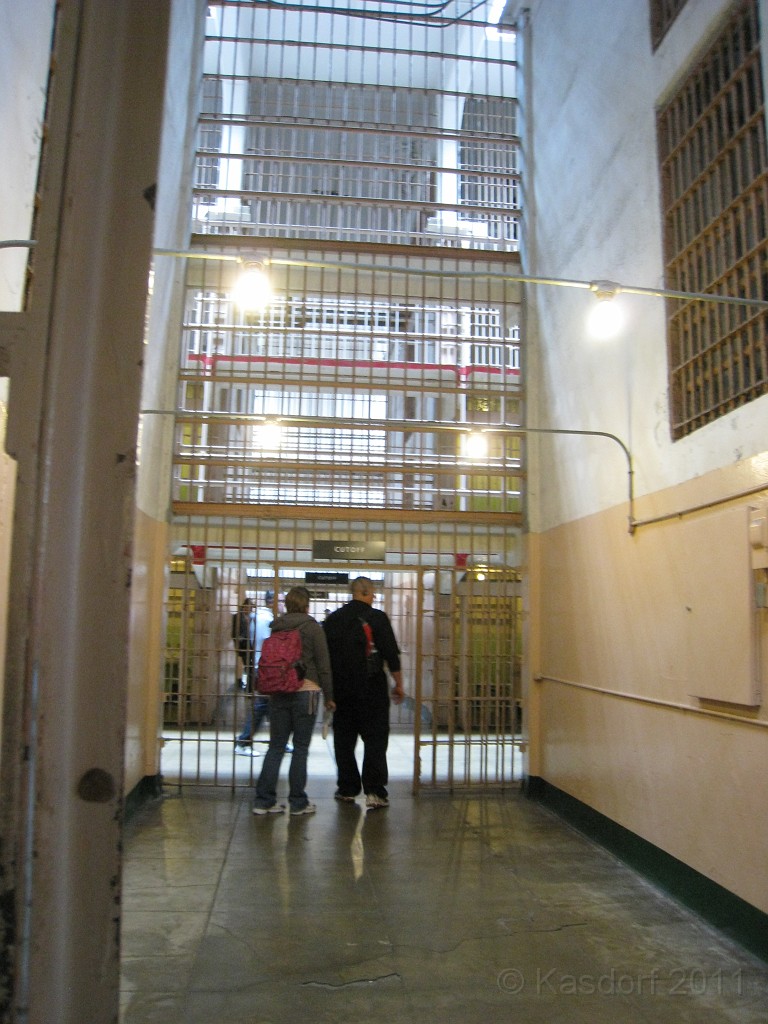 2011 Bay 2 Breakers Saturday 0560.JPG - I was able to participate in the 2011, 100th anniversary of the San Francisco Bay to Breakers 12K race. A great weekend for sight seeing and racing.